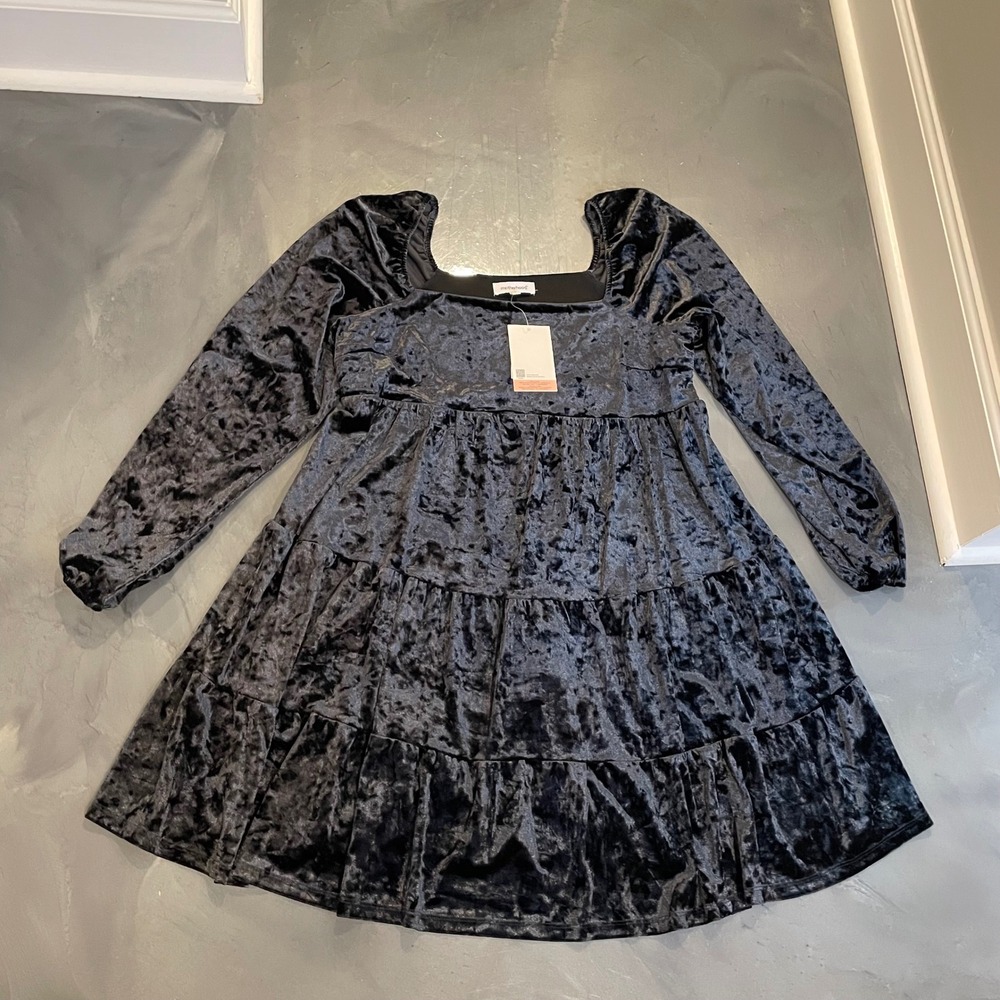 Motherhood Maternity Black Crushed Velvet Tiered Square Neck Dress Large NWT